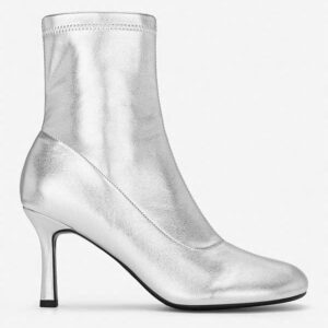 Giày boot đế cao thời thượng